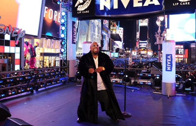 Bill & Giuliana Rancic Ring In New Year's Eve 2012 With NIVEA In Times Square