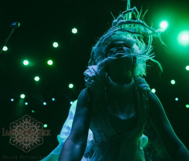 Performers Lucent Dossier photog unknown