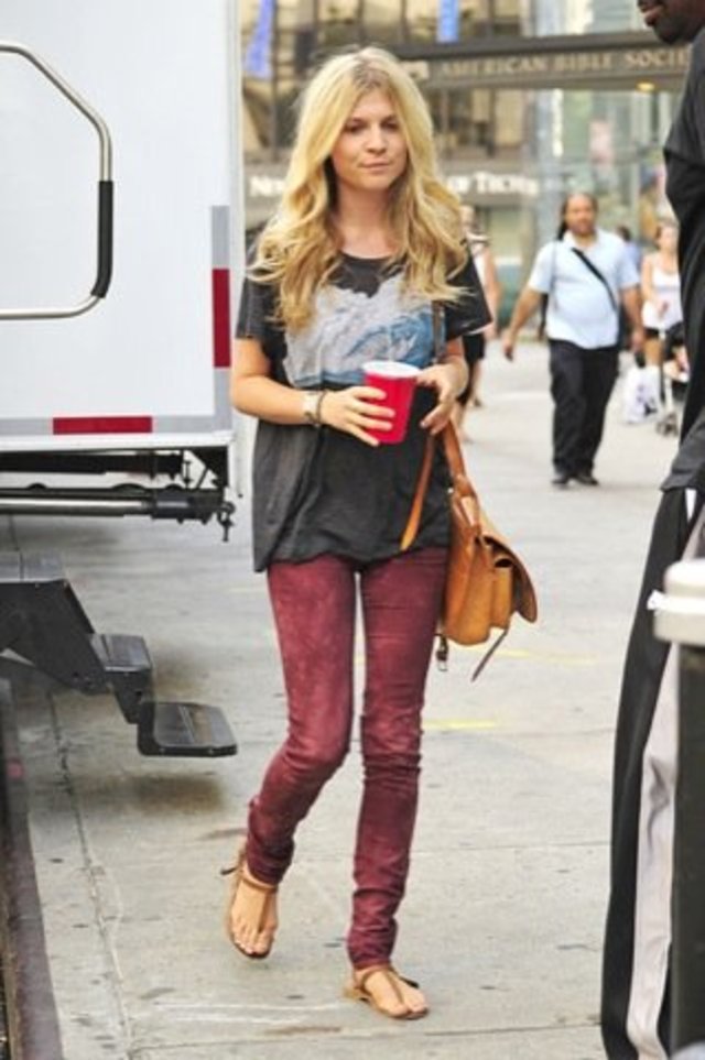 clemence-poesy-look-calle