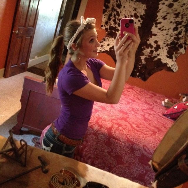 curly ponytail with bow headband