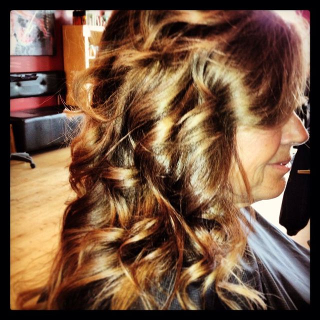 curly style/med brown/