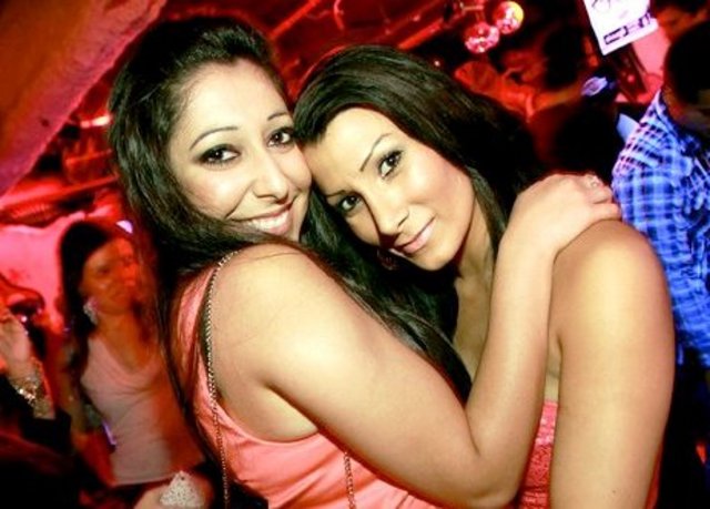 Sarah & Nushan.