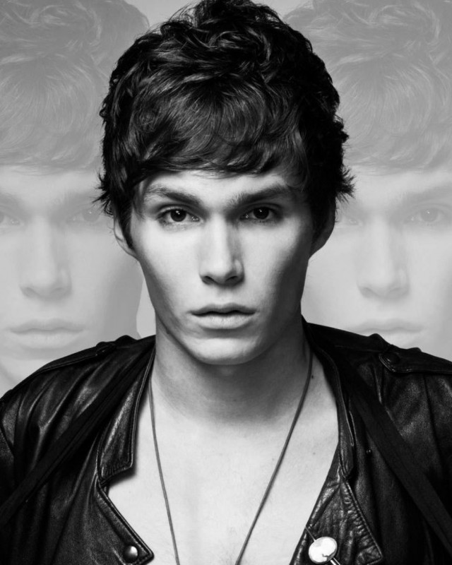 1aad786fb86cc57e4d02d06fe79e1e25-621x776