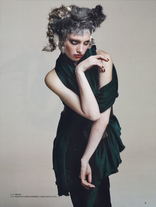Creat head piece wit fur 