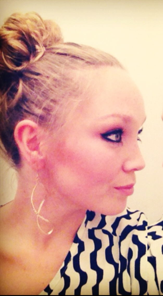 Hair up Blonde Highlights