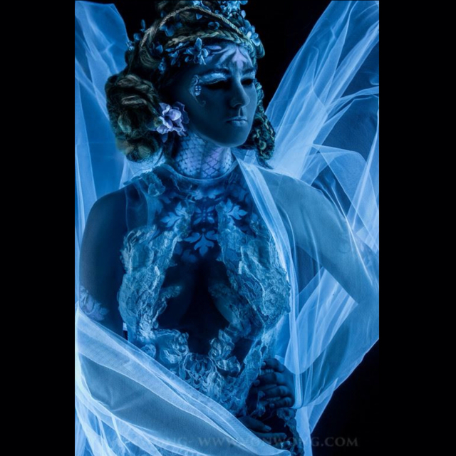 UVlight VonWong X DinahRaphaelle x Eyelevelstudios