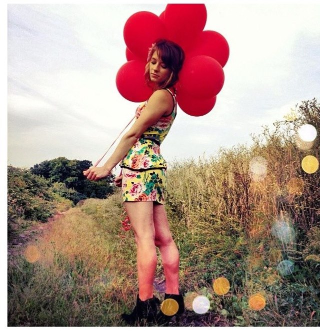 9 Red Balloons 