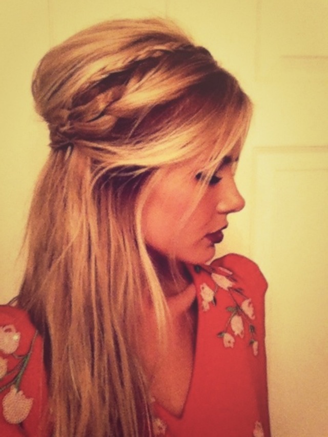 half up hairstyle