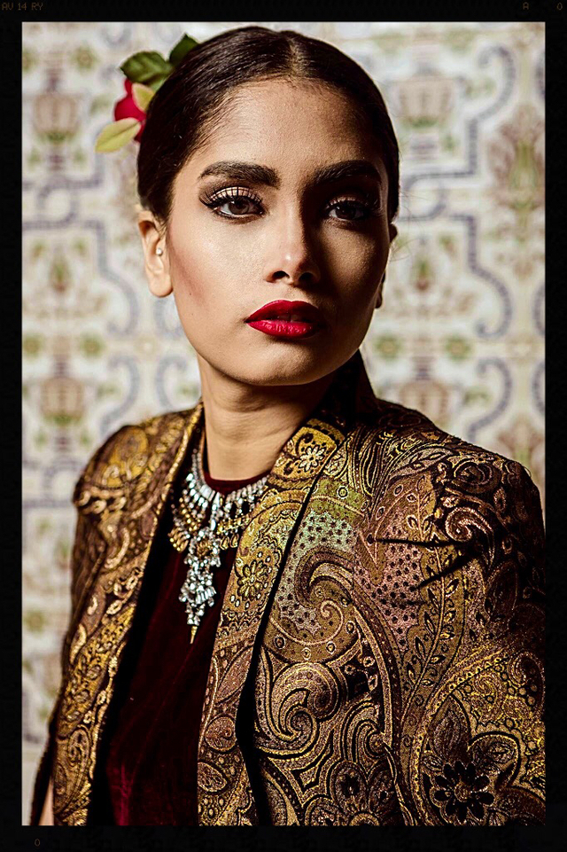 Hair: Anne Chesbro
Makeup: Nikki Mitrakos
Photographer/wardrobe Stylist: Julia Rabkin