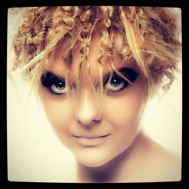 dem eyes