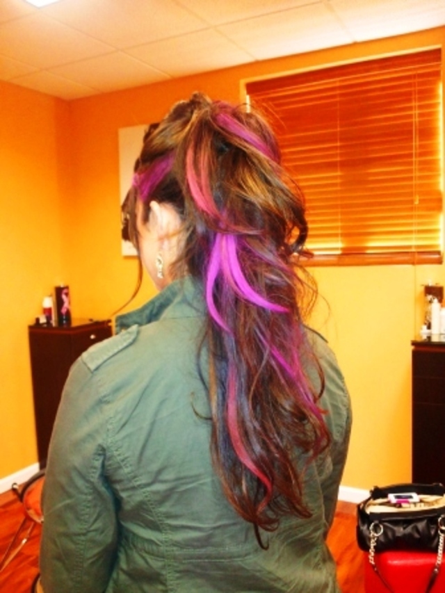 Colored rockabilly pony