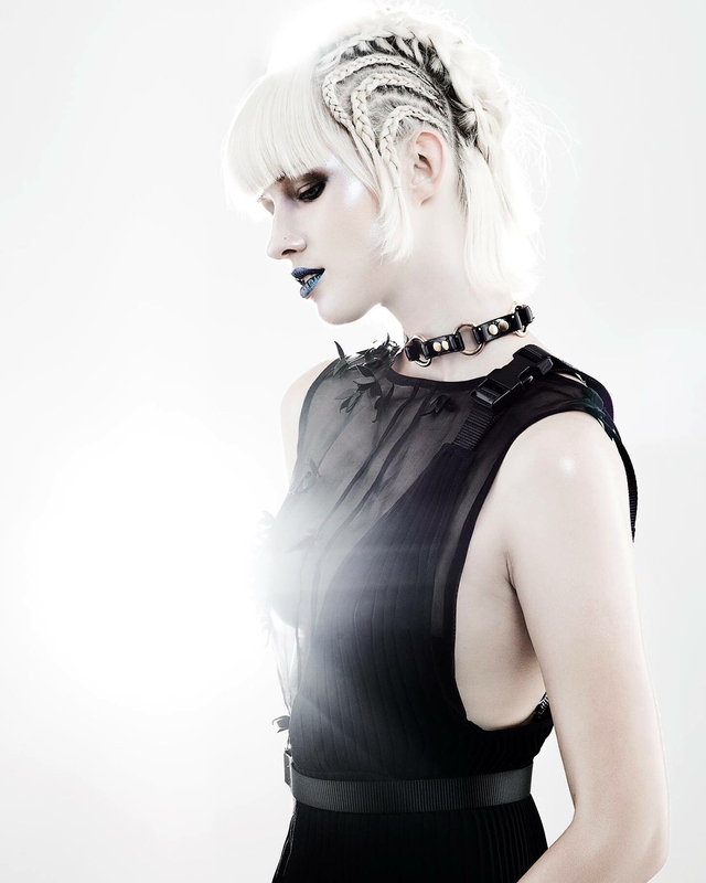 H Natasha King
P Carl Keeley
MUA Lizzie Sharpe
STYLING De Mina 