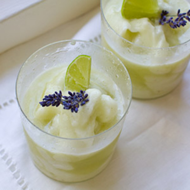 Lavender-Lemonade-Honeydew-Frosty