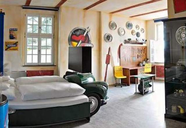 V8Hotel