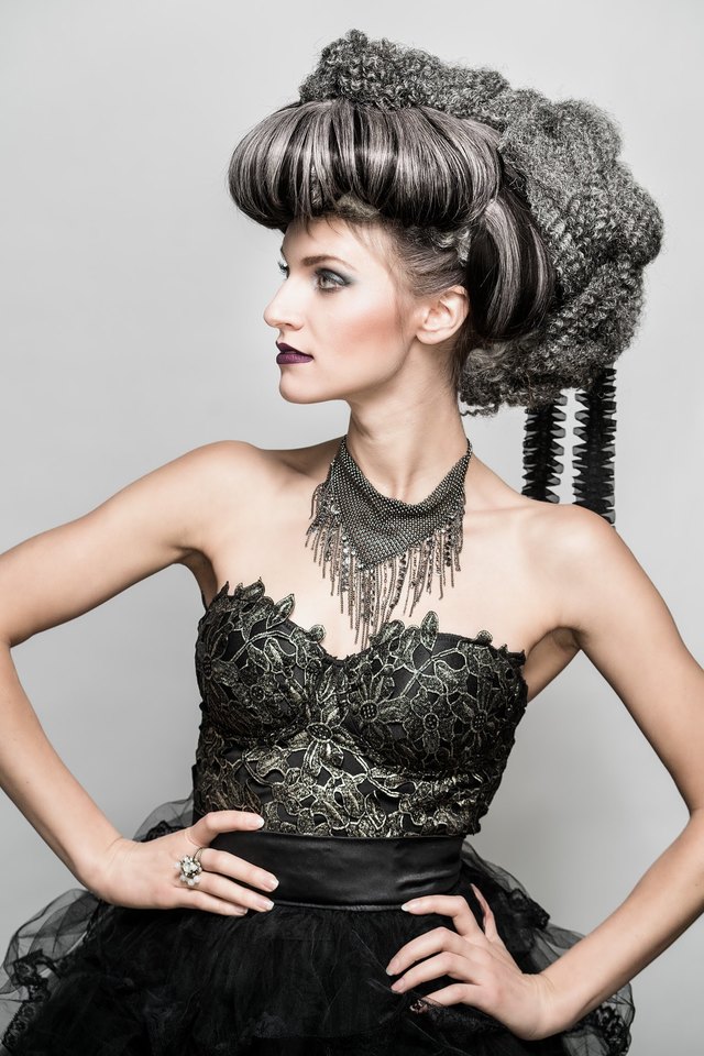 Dark Princess by @gabirevellesehair