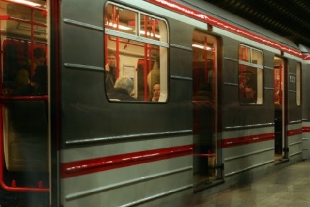 metro-singles-rape-train