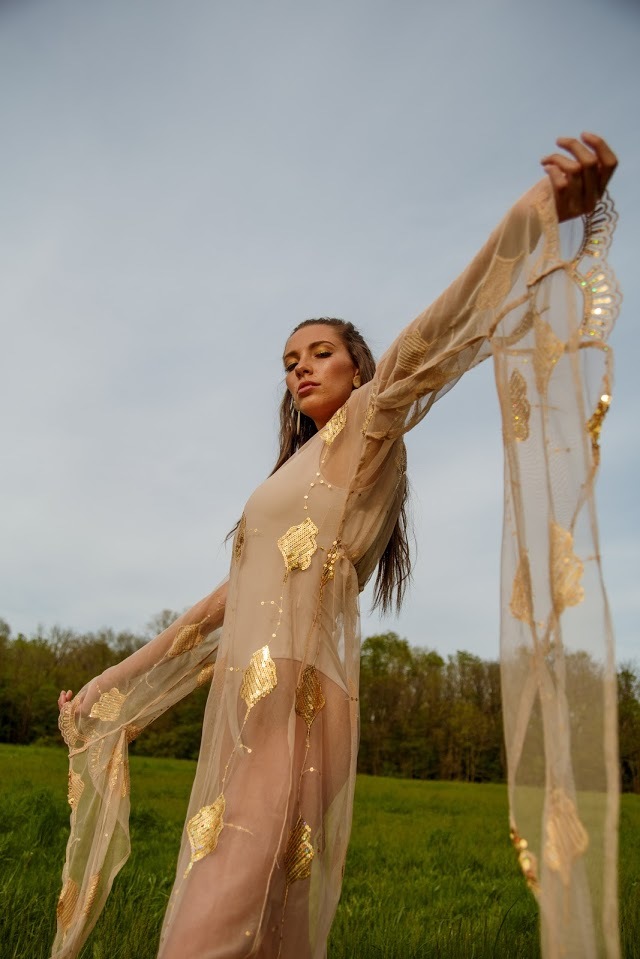 Gold dust woman