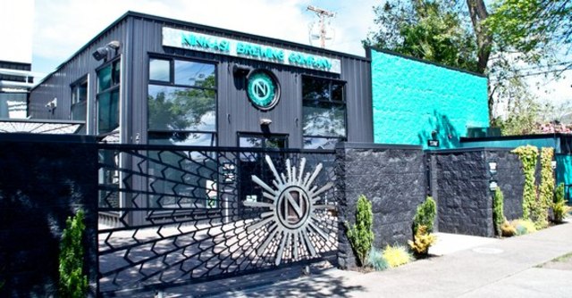 Ninkasi-Brewing-patio