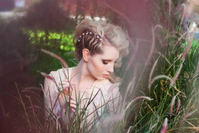 angel in the garden_1361410913-621x415