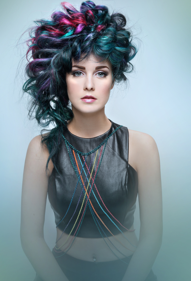 Hair: Nicole Pede 
Makeup: Jessica Benner 
Photography: Paula Tizzard 
