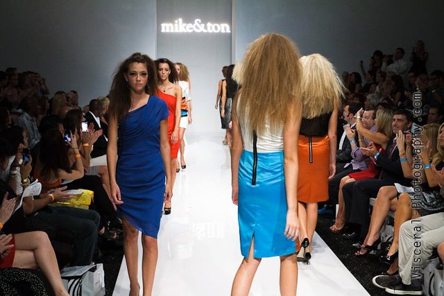 RUNWAY