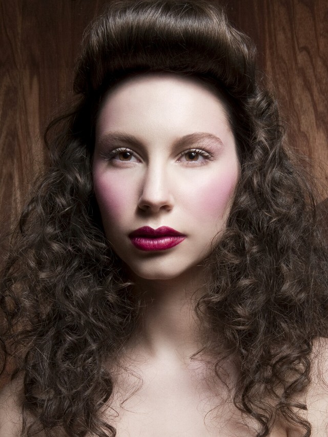 Hair: Walter Fuentes; Makeup: Victoria Wardrick; Photo: Jorge Rivas
