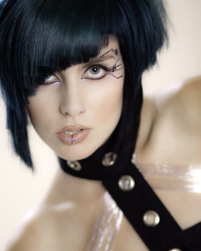 Wella Trend Vision 2010 
Photographer : Andrew Ness anphotographer 
Makeup : JennyRose 
Model : Pettles 