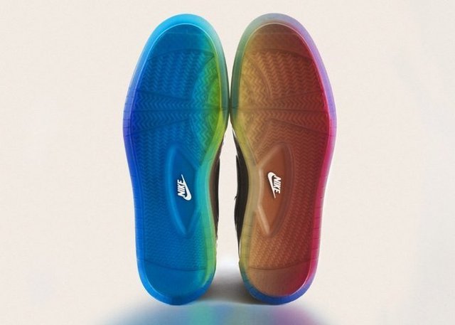the-soles-form-a-rainbow_crop_650