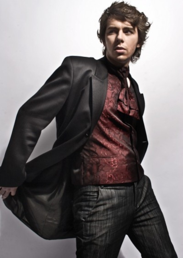 istock_000008981516small-400x563