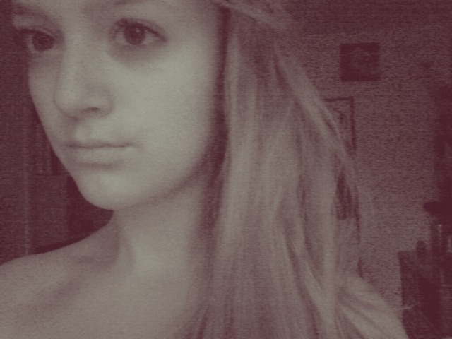 girl with long hair <3