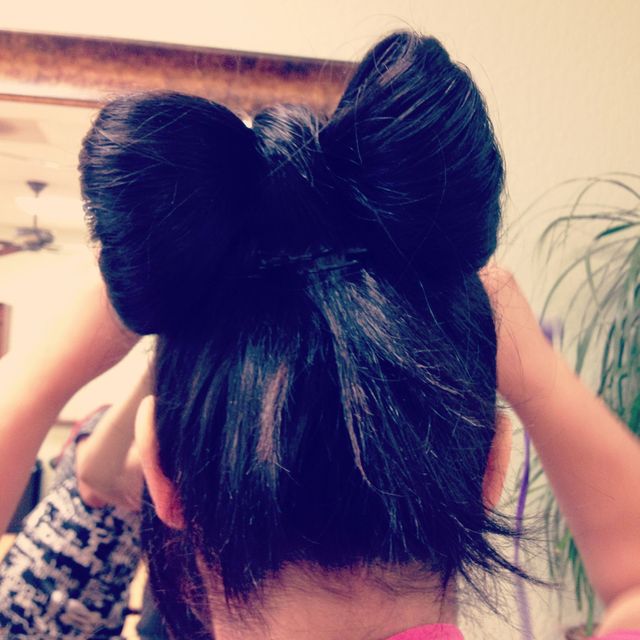 hair bow 