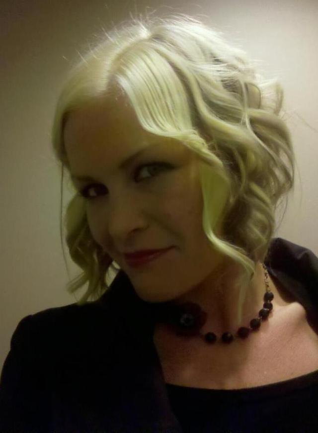 blonde bombshell 