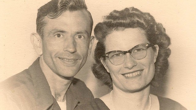 ht_Gordon_Norma_yeager_nt_111019_wg