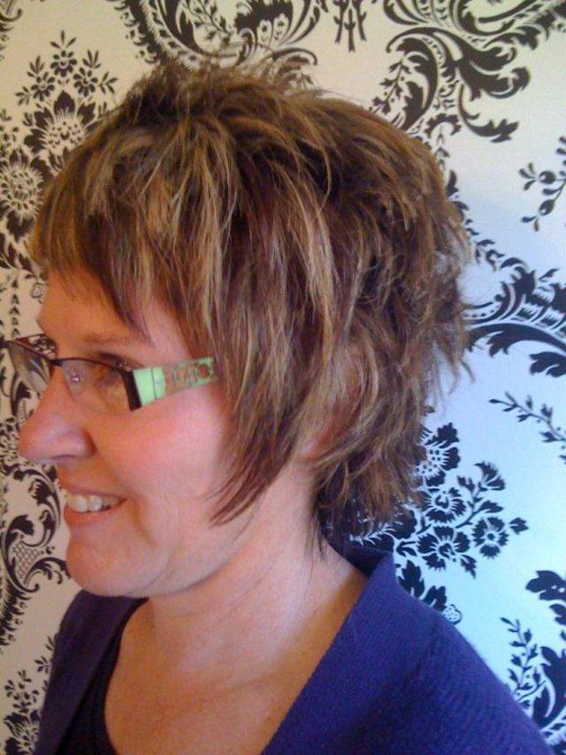 i phone  3 048