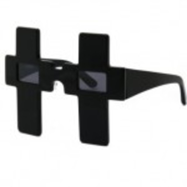 jeremy-scott-linda-farrow-spring-2011-sunglasses-cross-150x150