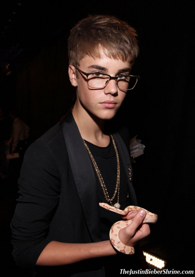 justin-bieber-vmas-mtv-2011-pictures
