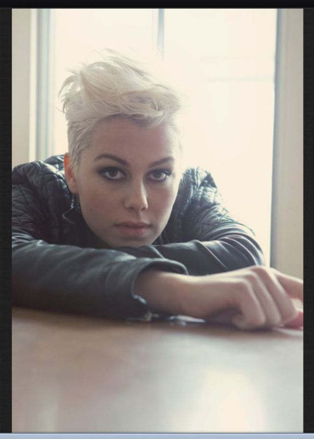 musical artist Phoebe Bridgers hair and makeup by me. photo Sarvey Tahmasebi 