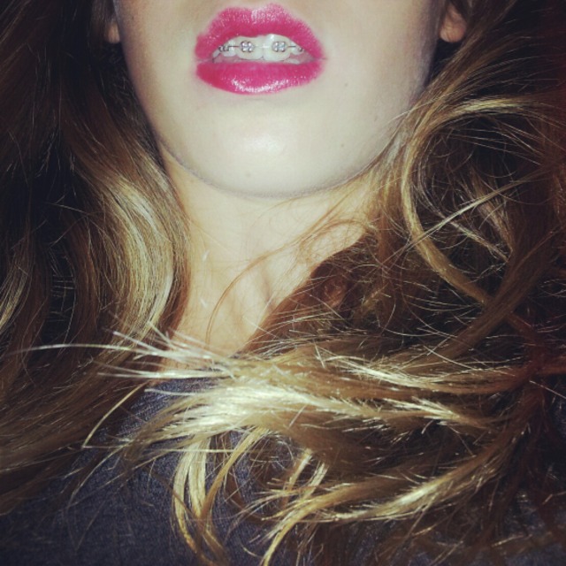 #my #hair #blond #lips #red
