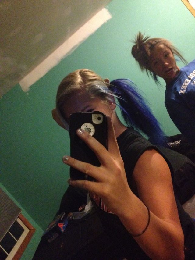 ponytail blue