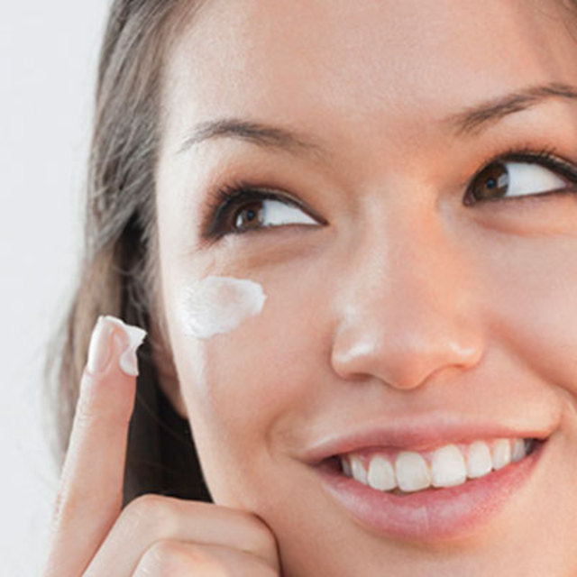 rby-twitter-tips-carry-eye-cream-getty-de
