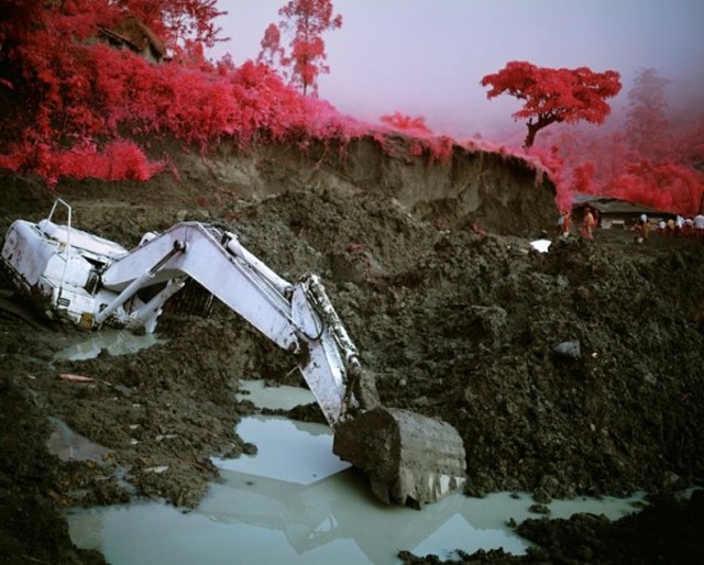 richard-mosse-infra-series-2-600x482