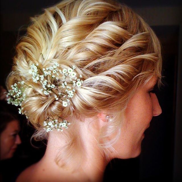 short hair updo by Aimee jadore