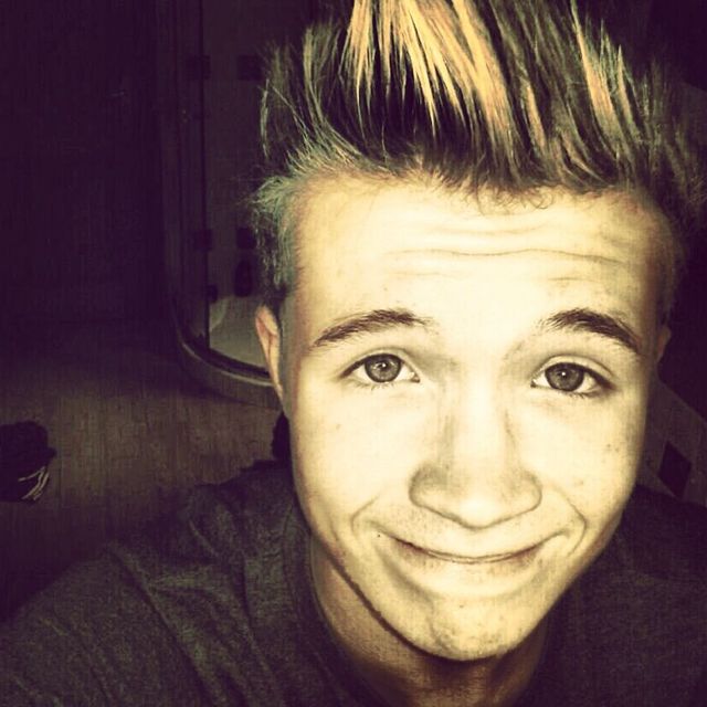 spikeyhair 