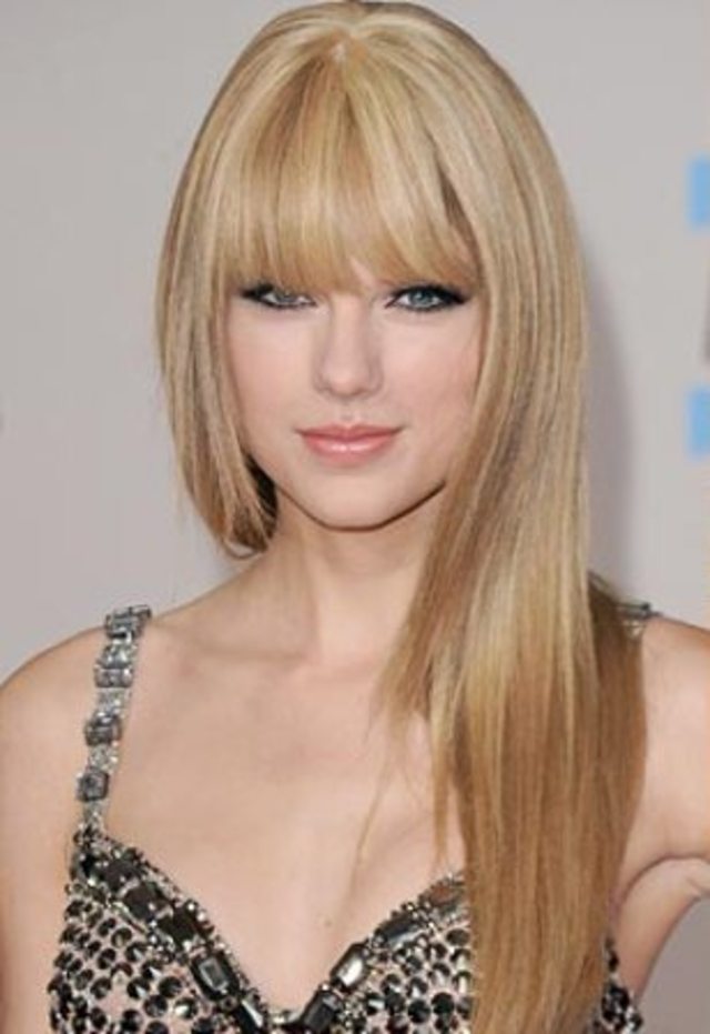 taylor-swift-hair-ama-2010-