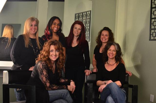 Salon 25 team