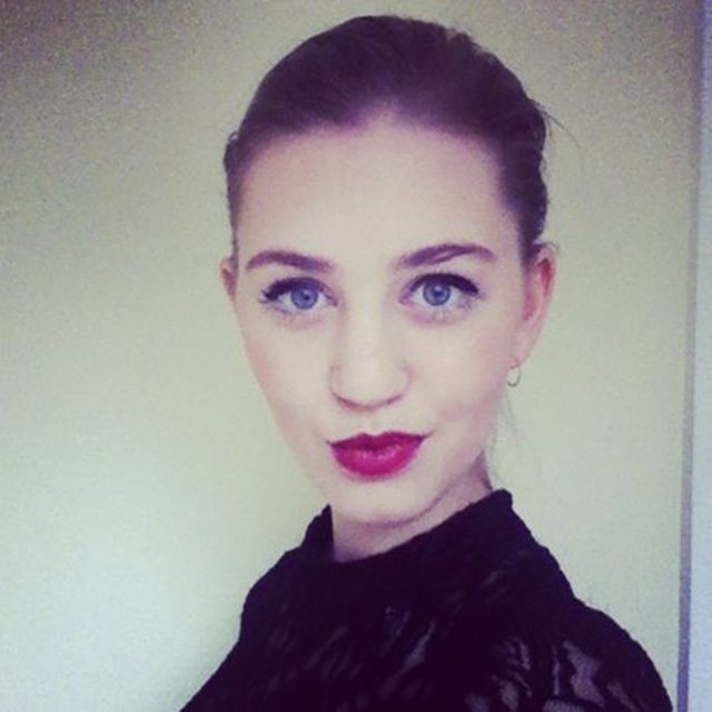 tight ponytail 