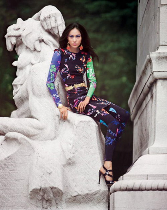 versace-x-hm-vogue-random-06
