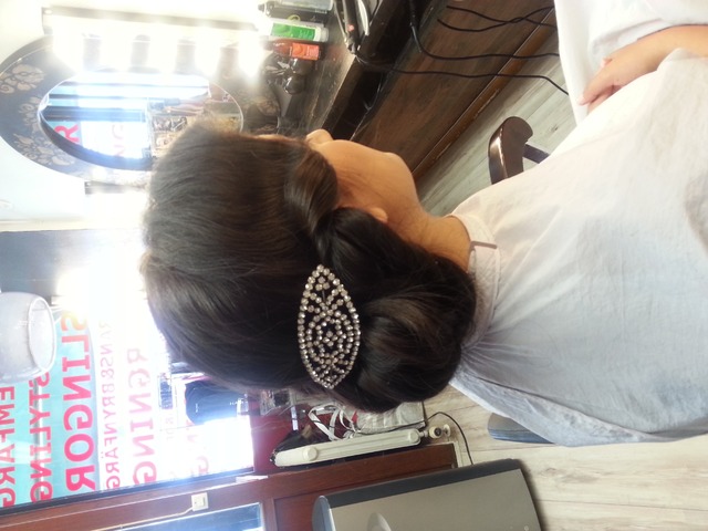 vintage low updo