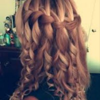 Thumb my%20hair 1351350573