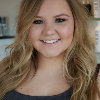 sarah_ellesalon